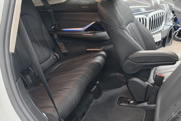 2022 BMW X7 с пробегом 33 642 км