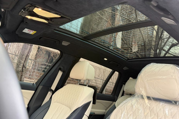 2022 BMW X7 с пробегом 48 090 км