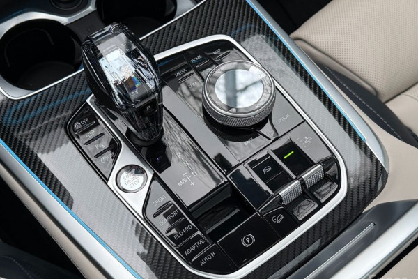 2022 BMW X7 с пробегом 48 090 км