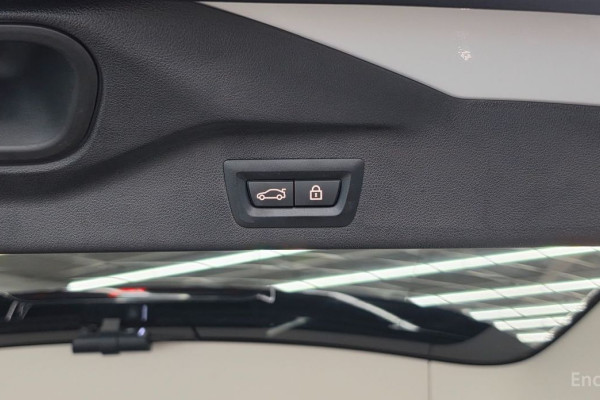 2022 BMW X7 с пробегом 33 642 км