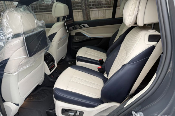 2022 BMW X7 с пробегом 48 090 км