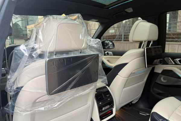 2022 BMW X7 с пробегом 48 090 км