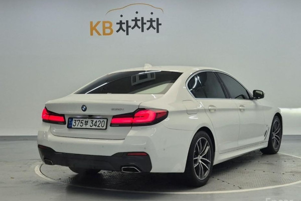 2020 BMW 5 серии с пробегом 64 484 км