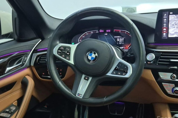 2020 BMW 5 серии с пробегом 64 484 км