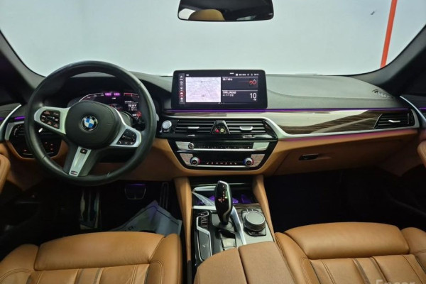 2020 BMW 5 серии с пробегом 64 484 км
