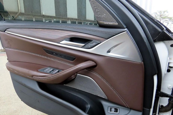 2020 BMW 5 серии с пробегом 70 199 км