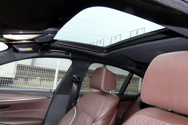 2020 BMW 5 серии с пробегом 70 199 км