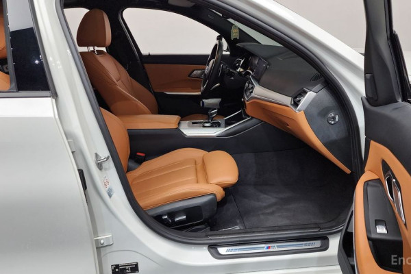 2022 BMW 3 серии с пробегом 48 556 км