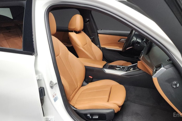 2022 BMW 3 серии с пробегом 12 522 км