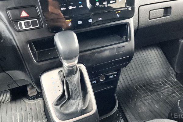 2022 Hyundai Staria с пробегом 93 106 км