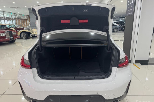 2023 BMW 3 серии с пробегом 30 778 км