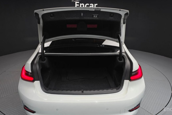 2021 BMW 3 серии с пробегом 37 928 км