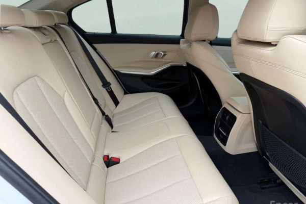 2023 BMW 3 серии с пробегом 31 078 км