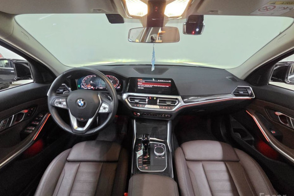2022 BMW 3 серии с пробегом 27 600 км