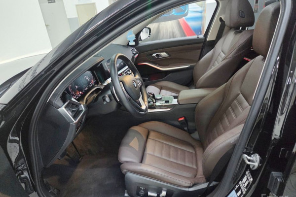 2022 BMW 3 серии с пробегом 27 600 км