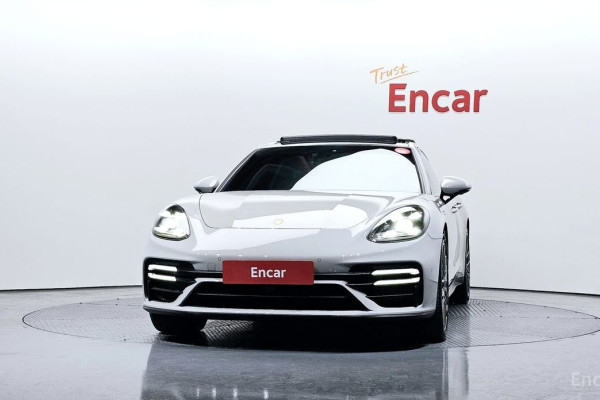 2023 Porsche Panamera с пробегом 25 035 км