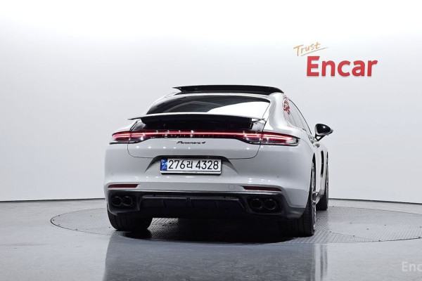 2023 Porsche Panamera с пробегом 25 035 км