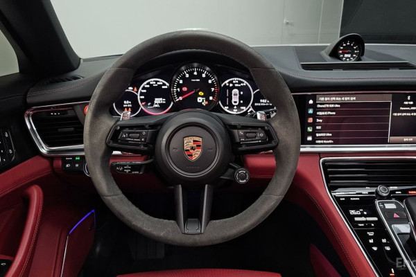 2023 Porsche Panamera с пробегом 25 035 км