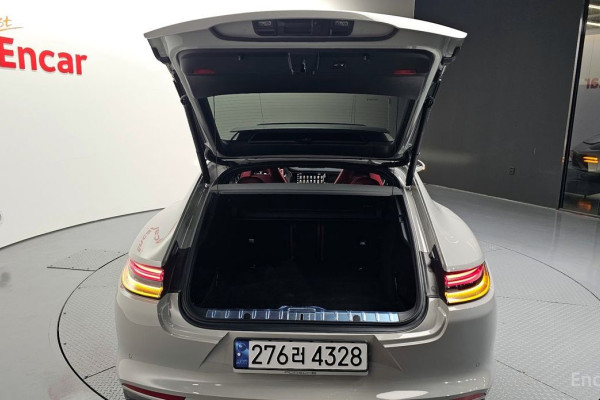 2023 Porsche Panamera с пробегом 25 035 км