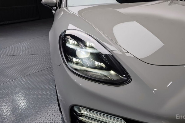 2023 Porsche Panamera с пробегом 25 035 км