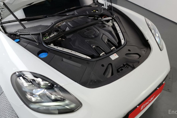 2023 Porsche Panamera с пробегом 34 361 км