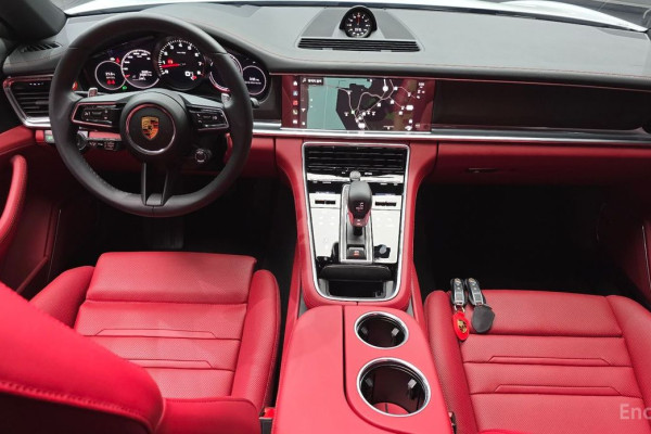 2023 Porsche Panamera с пробегом 3 430 км