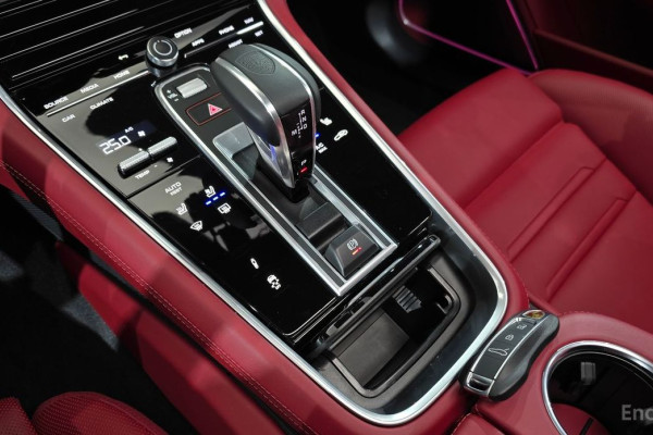 2023 Porsche Panamera с пробегом 47 284 км