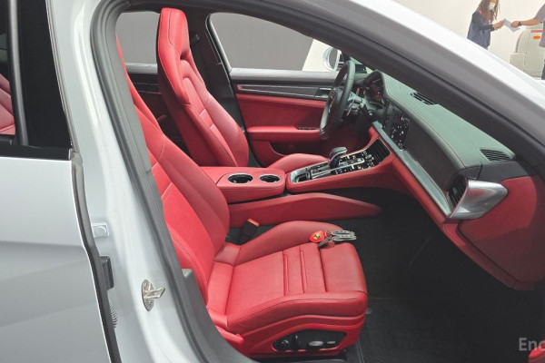 2023 Porsche Panamera с пробегом 3 430 км