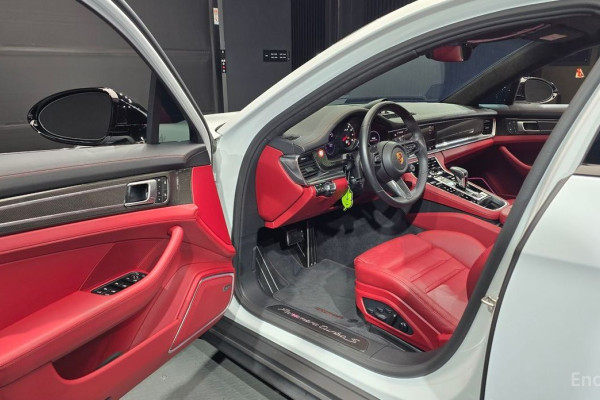 2023 Porsche Panamera с пробегом 47 284 км