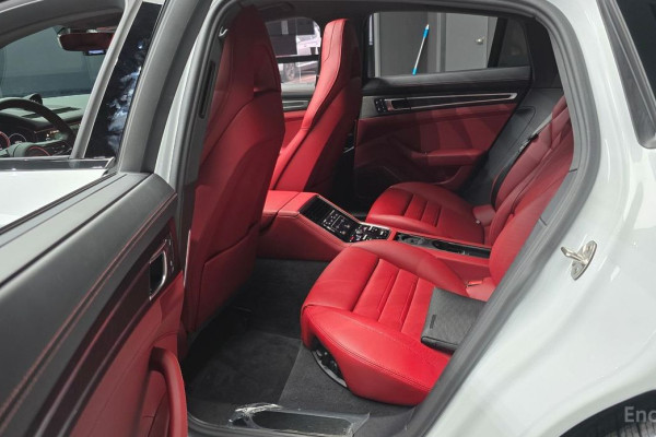 2023 Porsche Panamera с пробегом 3 430 км
