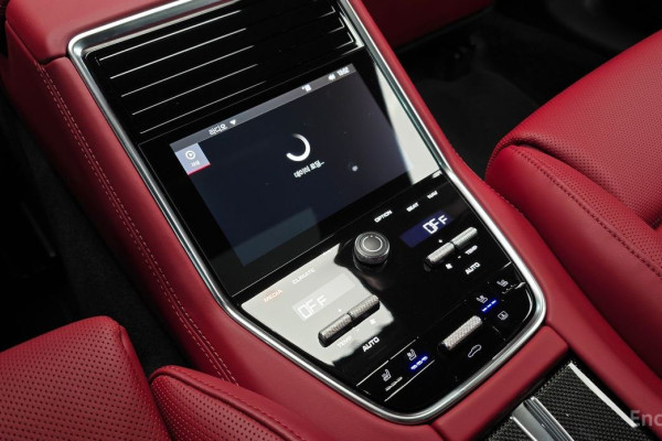 2023 Porsche Panamera с пробегом 47 284 км