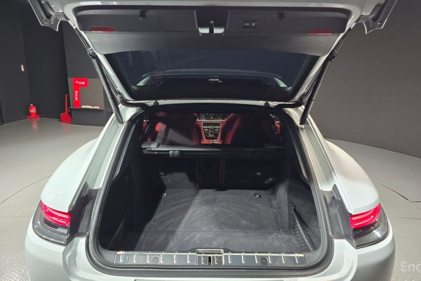 2023 Porsche Panamera с пробегом 47 284 км