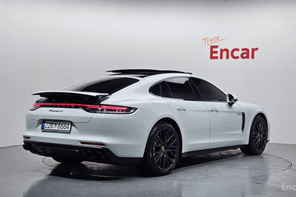 2023 Porsche Panamera с пробегом 9 214 км