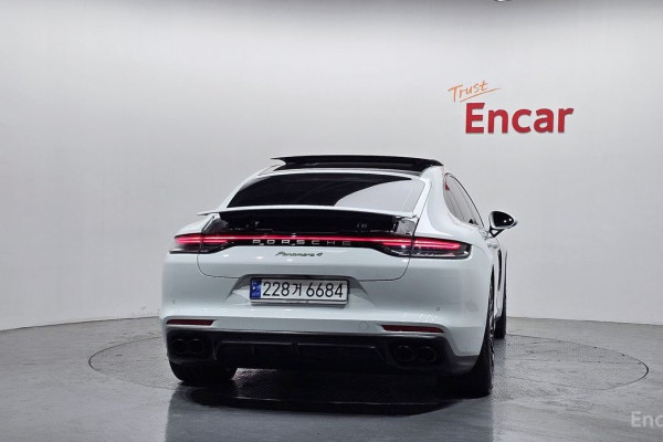 2023 Porsche Panamera с пробегом 9 214 км