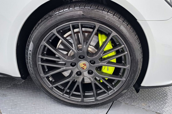 2023 Porsche Panamera с пробегом 9 214 км