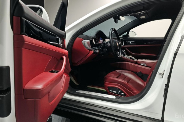 2021 Porsche Panamera с пробегом 42 420 км