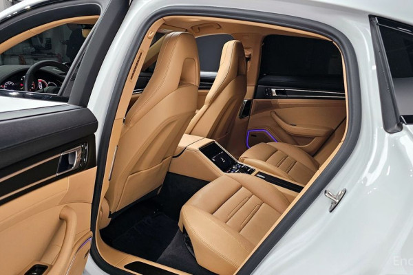 2023 Porsche Panamera с пробегом 9 214 км