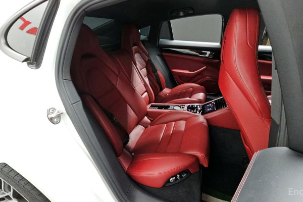 2021 Porsche Panamera с пробегом 42 420 км