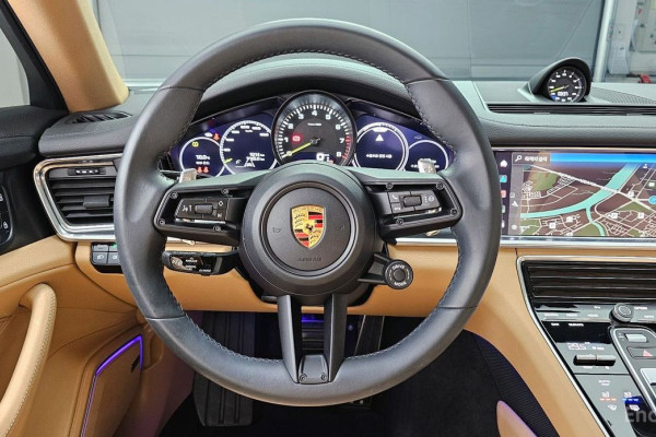 2023 Porsche Panamera с пробегом 9 214 км