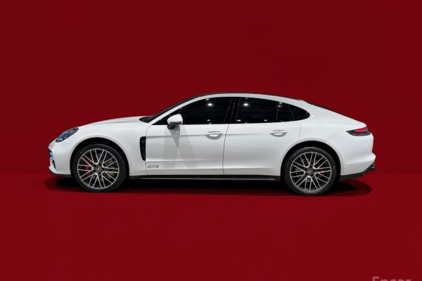2022 Porsche Panamera с пробегом 61 600 км