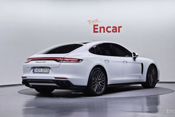 2022 Porsche Panamera с пробегом 3 016 км