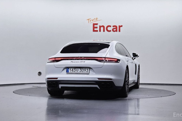 2022 Porsche Panamera с пробегом 3 016 км