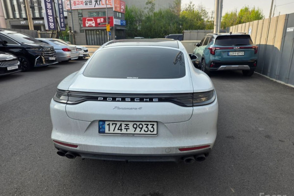 2021 Porsche Panamera с пробегом 69 322 км