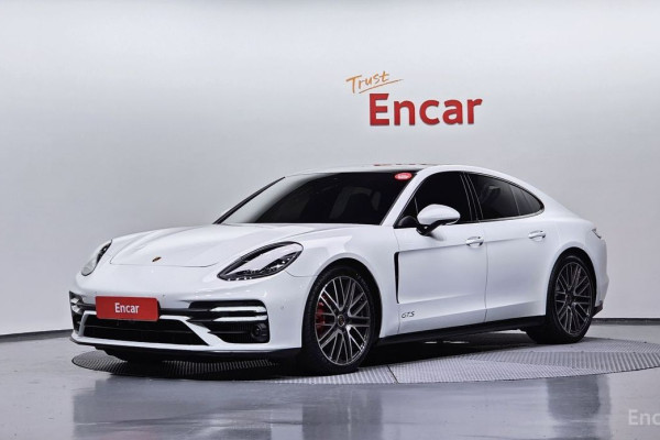 2022 Porsche Panamera с пробегом 3 016 км