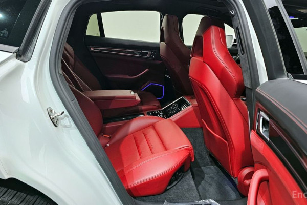 2022 Porsche Panamera с пробегом 3 016 км