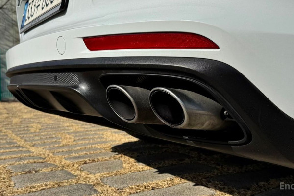 2022 Porsche Panamera с пробегом 30 000 км