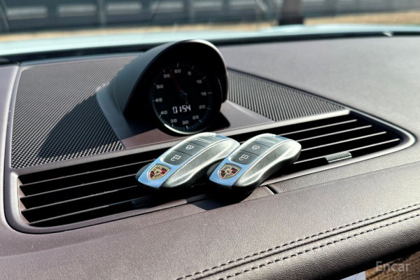 2022 Porsche Panamera с пробегом 30 000 км