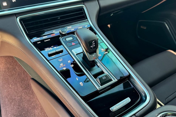 2022 Porsche Panamera с пробегом 30 000 км