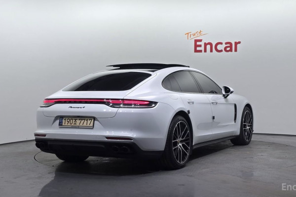 2022 Porsche Panamera с пробегом 22 430 км