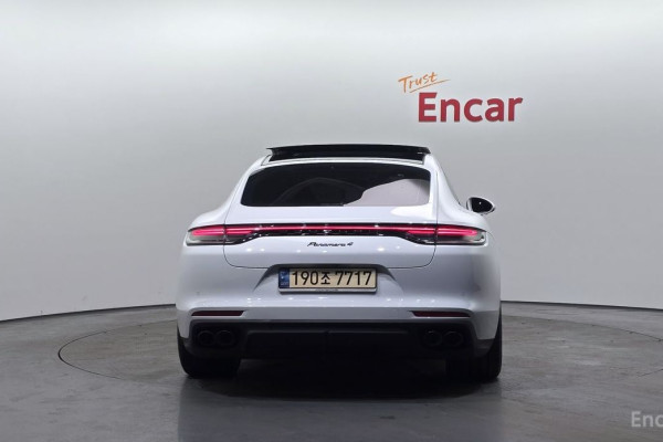 2022 Porsche Panamera с пробегом 22 430 км